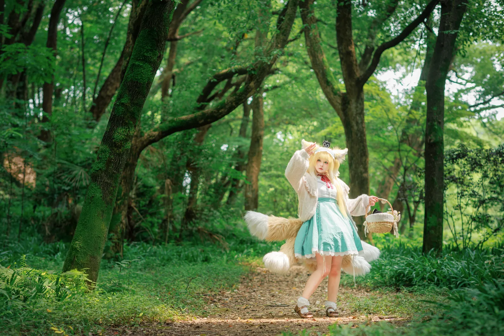 コスプレ撮影, 獣耳ファッション, 森の外景, ポストプロダクションカラーグレーディング, 加工前後