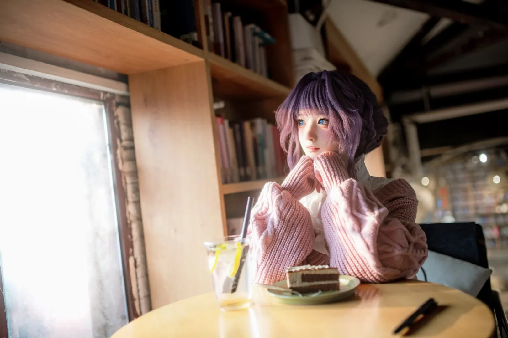 cosplay, 日系写真, 紫发cos, 书店摄影, 毛衣穿搭 - 第3张