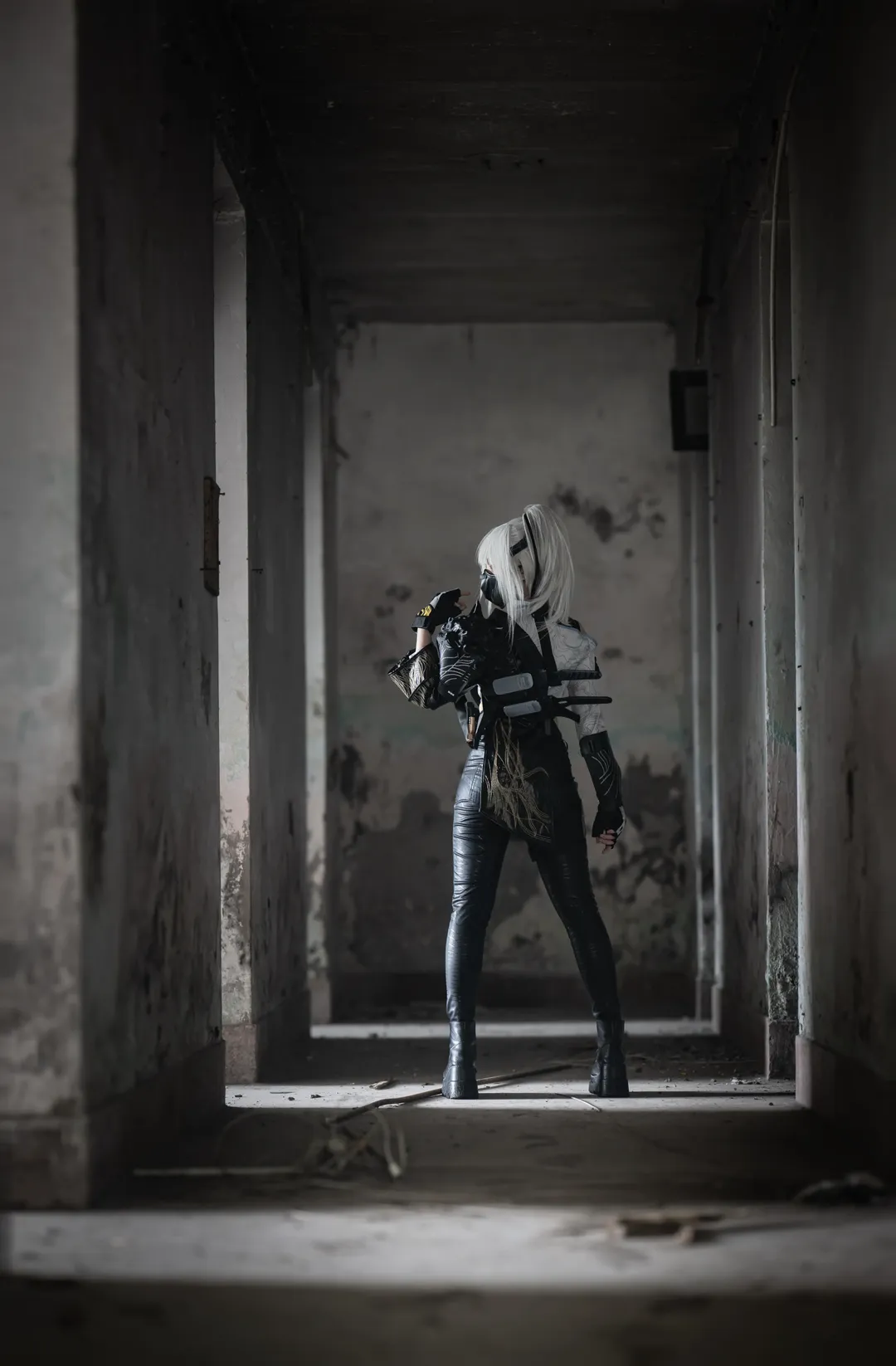 麦晓雯cos, 三角洲行动, cosplay摄影, 战术少女, 废墟风 - 第1张