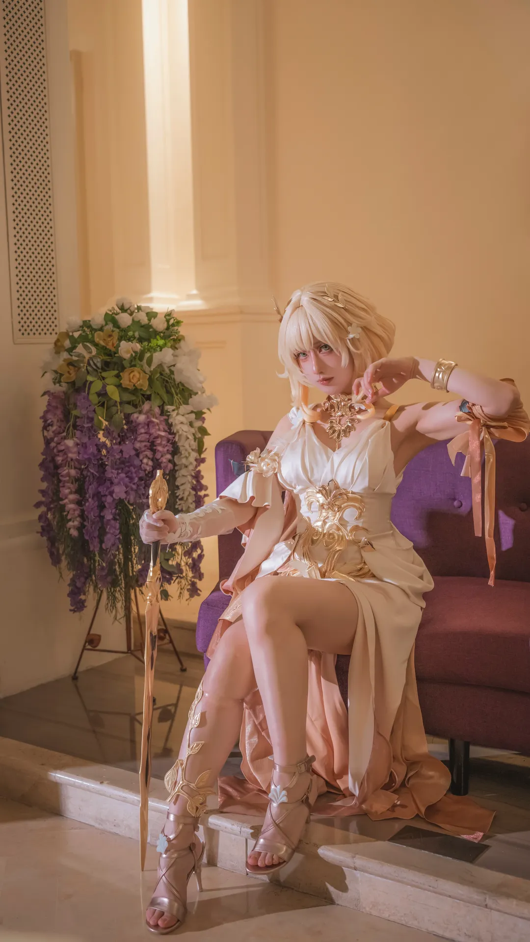 cosplay, Aglaea Cosplay, Honkai: Star Rail, Golden luxurious outfit, Honkai: Star Rail cosplay