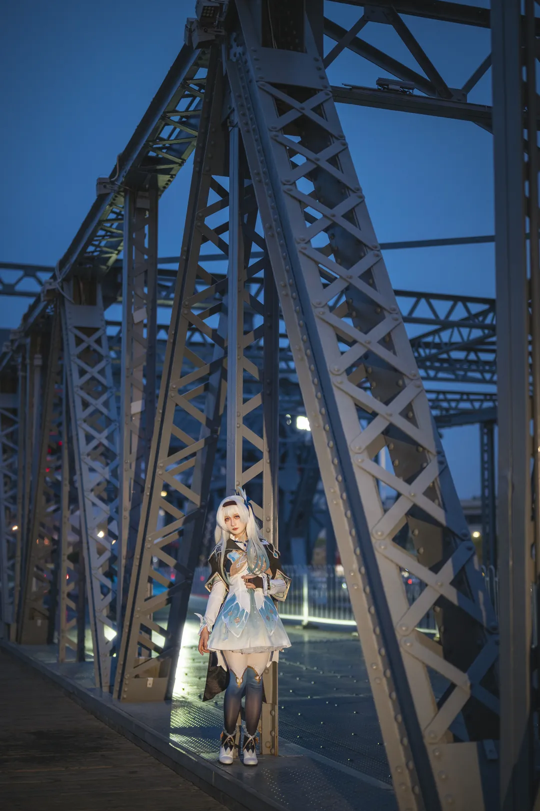 崩坏星穹铁道, 流萤cos, 蓝调时刻, 夜景拍照, cosplay摄影 - 第13张