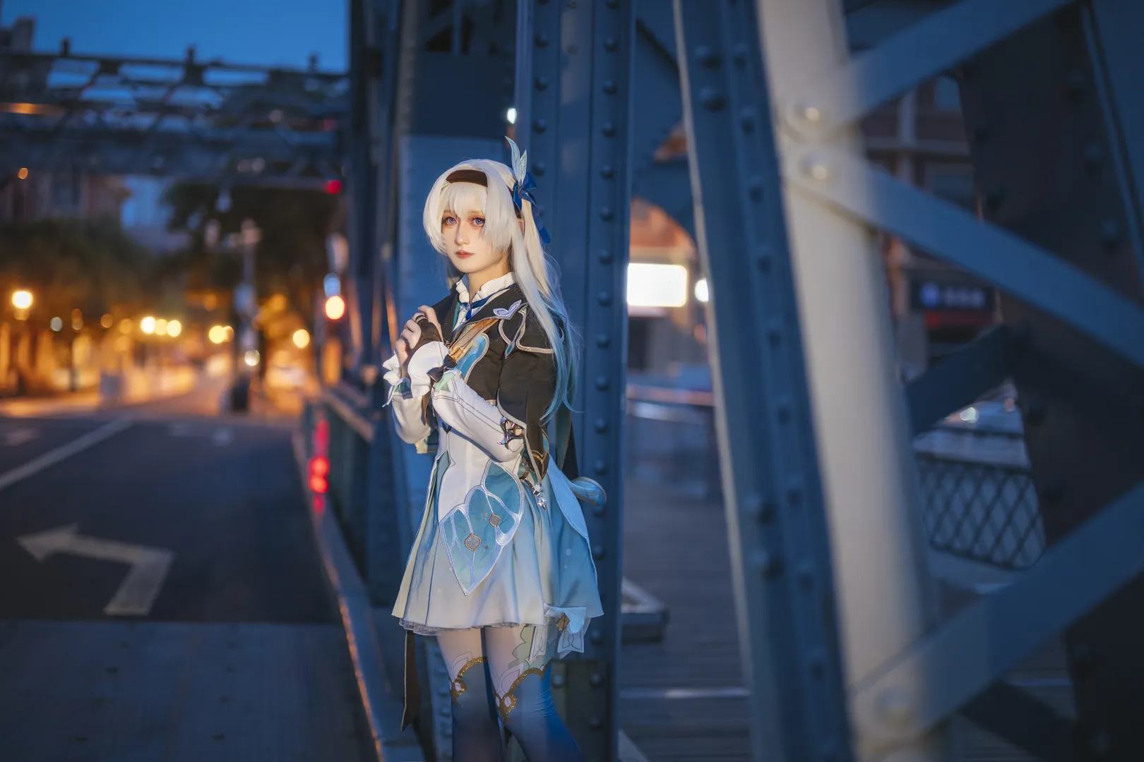 崩坏星穹铁道, 流萤cos, 蓝调时刻, 夜景拍照, cosplay摄影 - 第3张