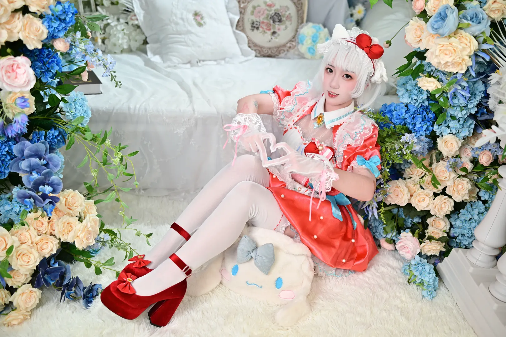 Photography studio, cosplay, NARAKA: BLADEPOINT, Hu Tao cosplay, Sanrio collaboration - Image 4
