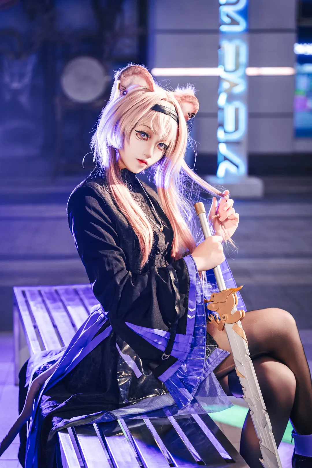 二次元cosplay, 明日方舟, 夜景摄影, 林雨霞cos, 霓虹光影 - 第1张