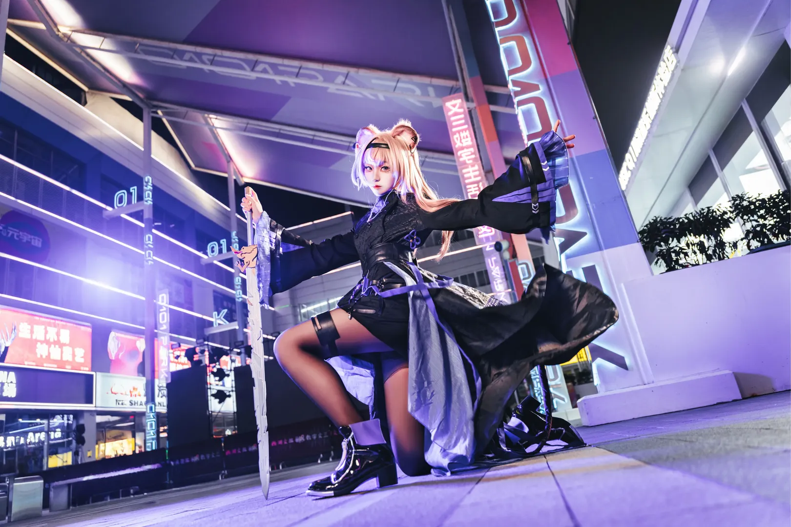 二次元cosplay, 明日方舟, 夜景摄影, 林雨霞cos, 霓虹光影 - 第7张