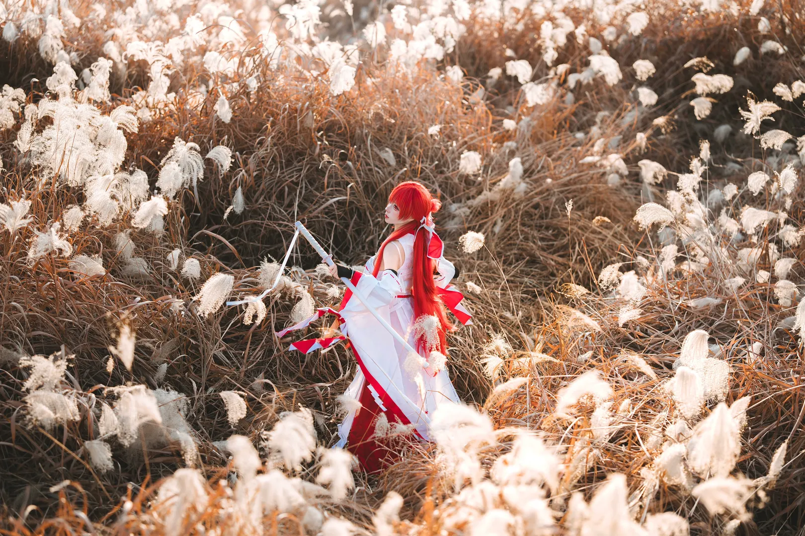 龙族, 二次元cos, 上杉绘梨衣cos, cosplay摄影, 芦苇荡写真 - 第3张
