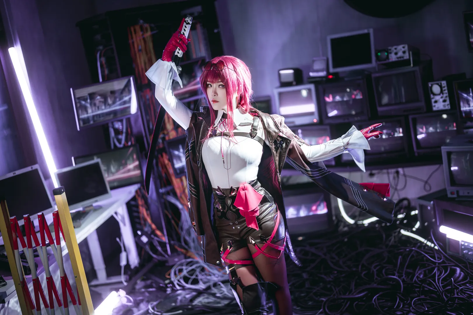 崩坏星穹铁道, 赛博朋克, 卡芙卡cos, cosplay摄影, 星核猎手 - 第2张