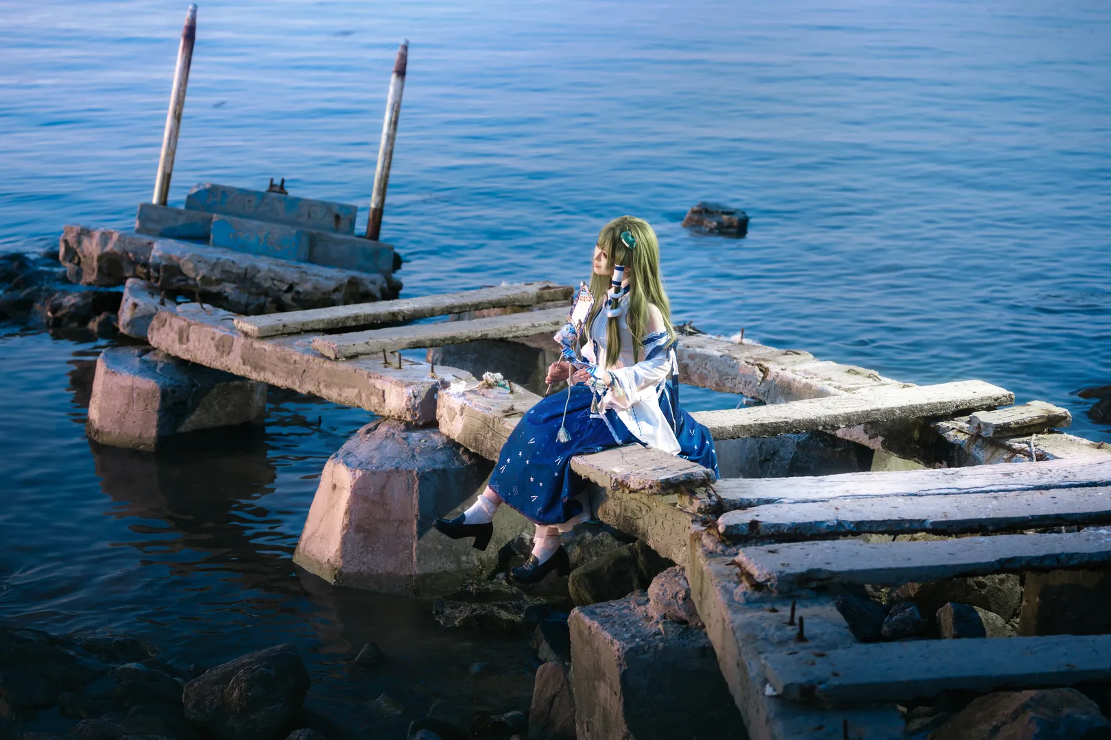 海边摄影, 东方Project, 二次元cosplay, 东风谷早苗cos, 蓝白配色 - 第2张