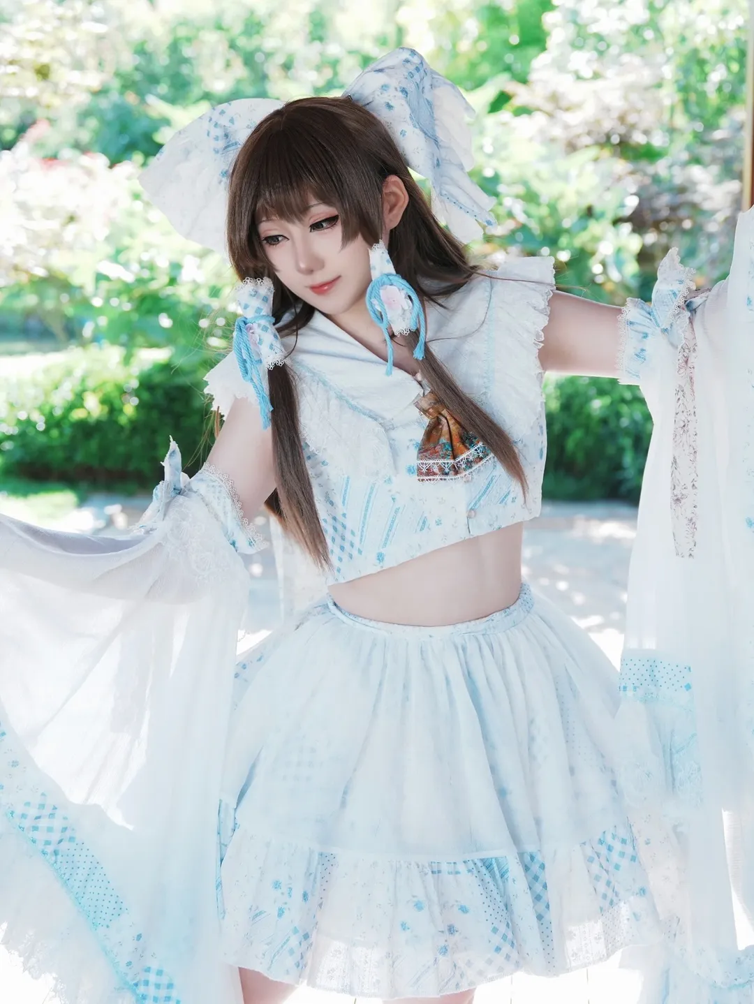 角色还原, 博丽灵梦cos, 东方project, 日系风格, 户外拍摄
