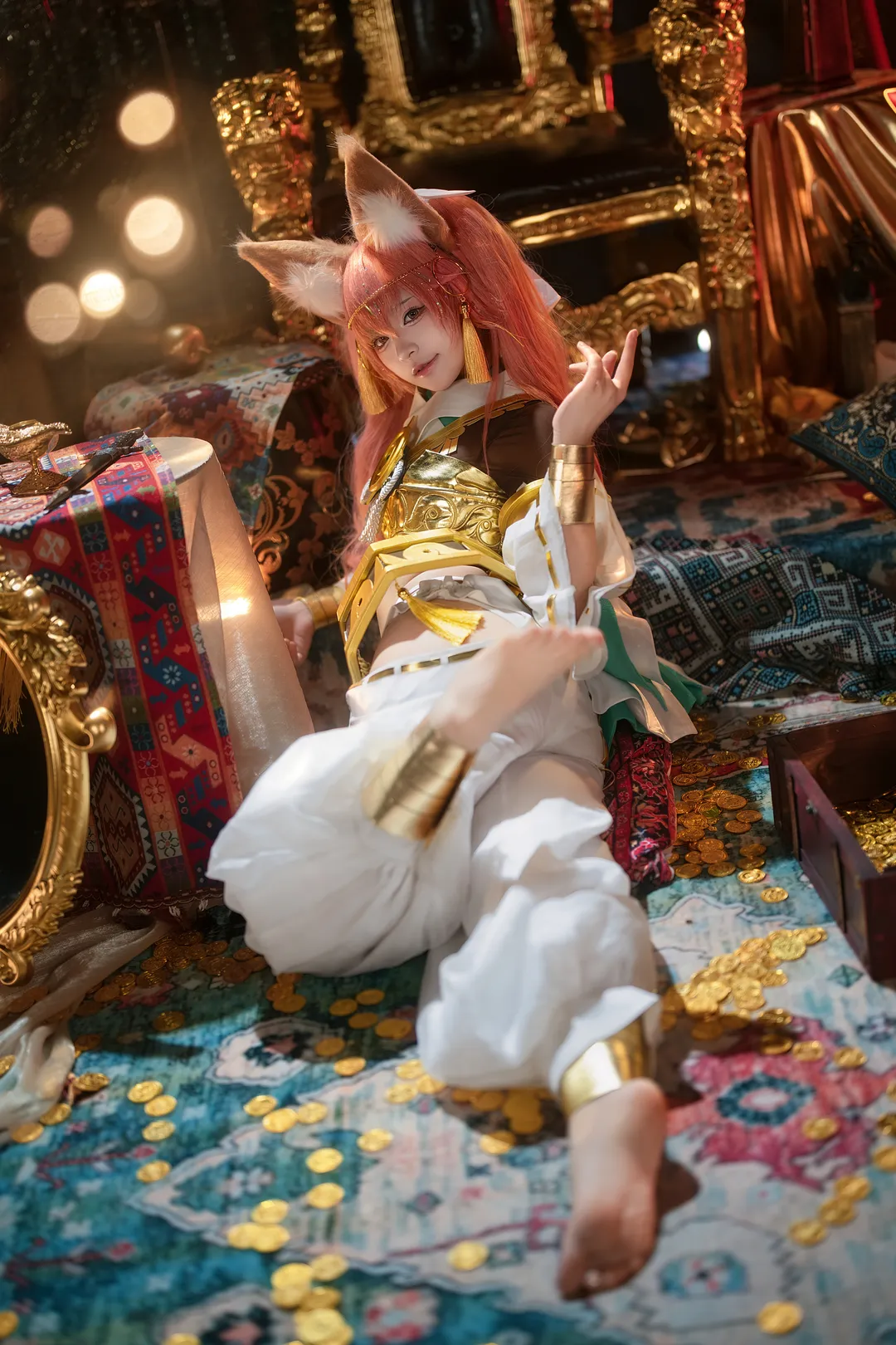 氛围感摄影, 富士直出, 狐狸美少女, 华丽服装, 二次元Cosplay - 第1张