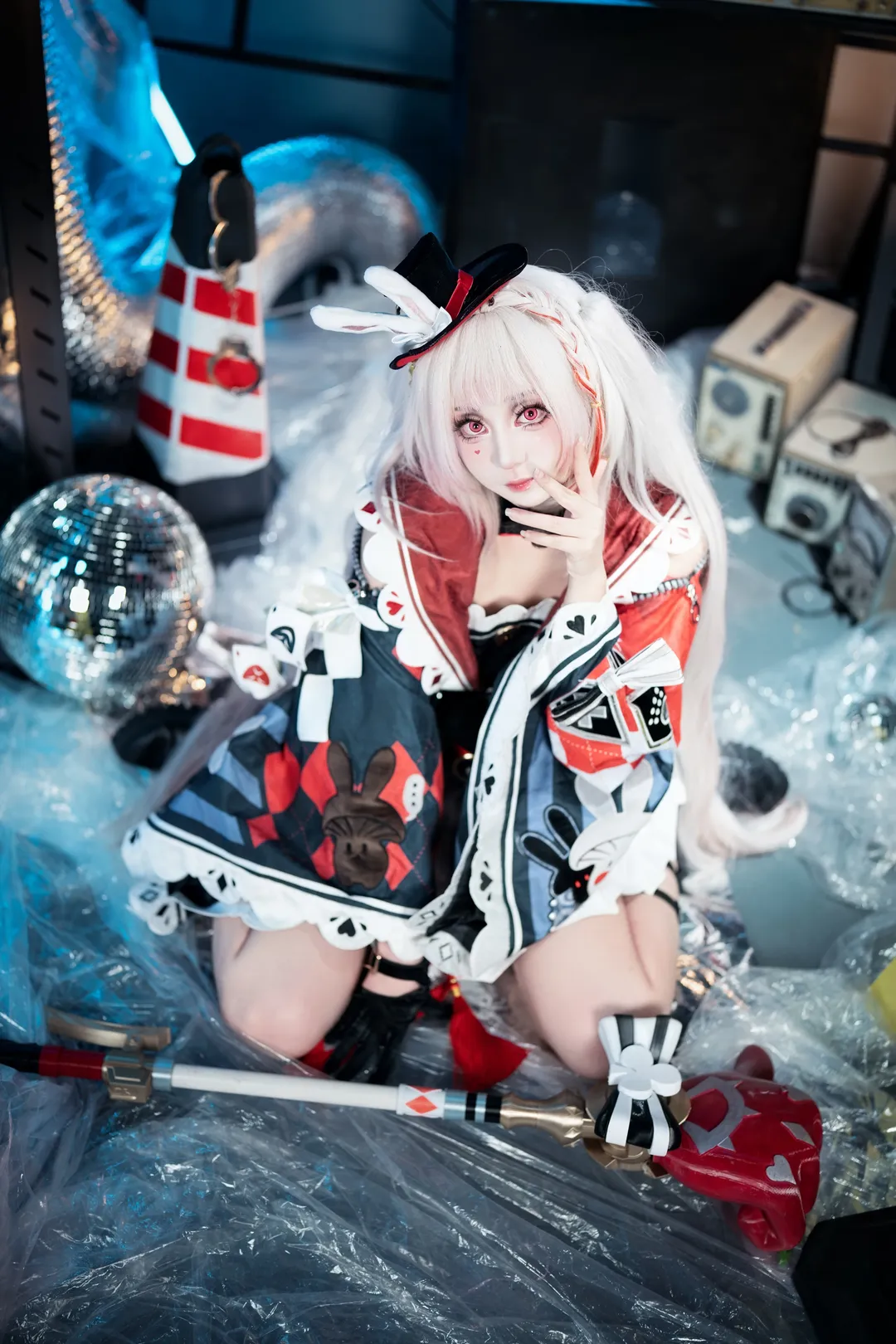 少女感, 甜系cosplay, 红白配色, 萝莉装扮, 室内摄影 - 第4张