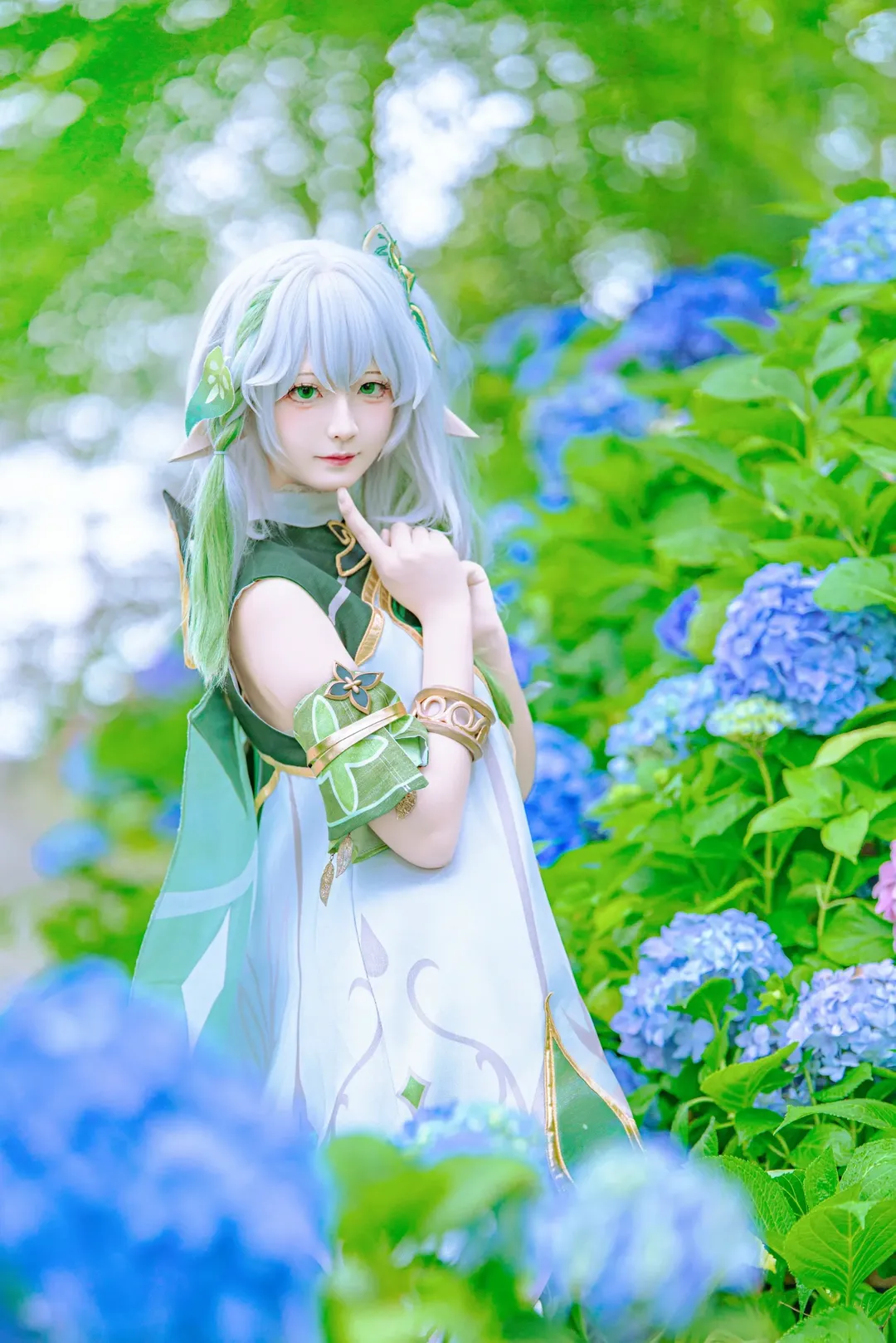 Genshin Impact, Nahida Cosplay, Cosplay photography, Hydrangea outdoor location, Dendro element cosplay - Image 3