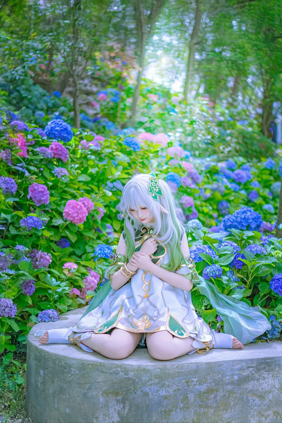 Genshin Impact, Nahida Cosplay, Cosplay photography, Hydrangea outdoor location, Dendro element cosplay - Image 9