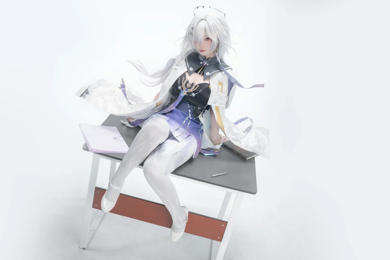 Wuthering Waves, Cosplay photography, Mornye cosplay, White thigh-highs outfit, 2D daily life - Image 4