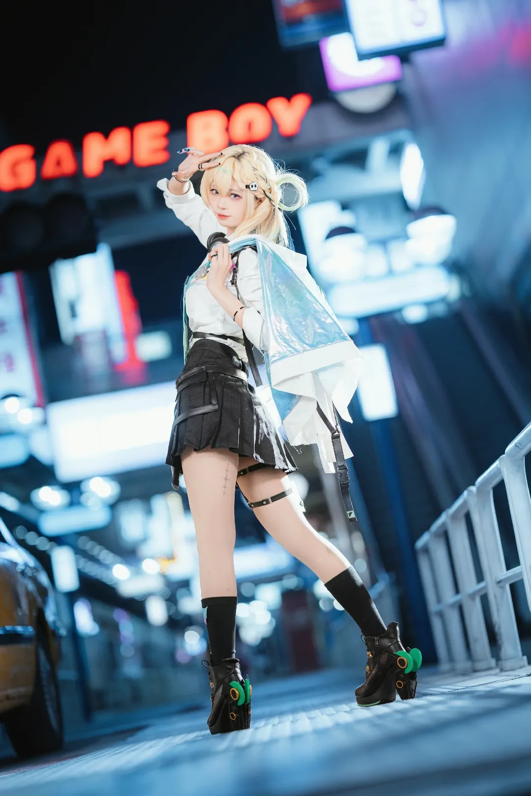 鸣潮, cosplay, 琳奈cos, 夜景拍摄, 赛博朋克