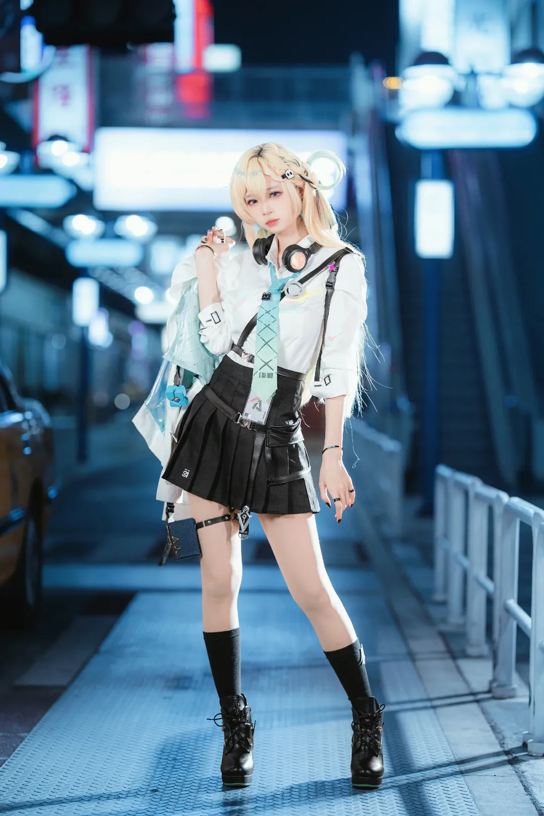 Wuthering Waves, cosplay, Lynae cosplay, Night photography, Cyberpunk - Image 2
