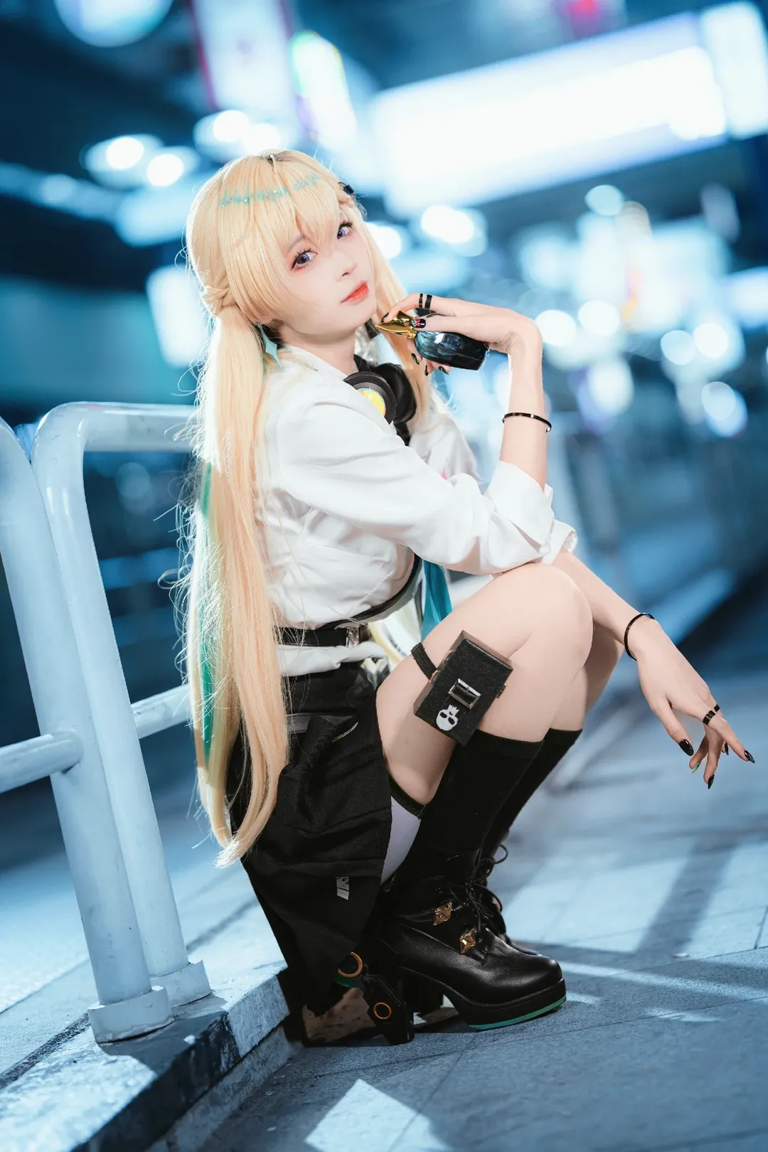 Wuthering Waves, cosplay, Lynae cosplay, Night photography, Cyberpunk - Image 5