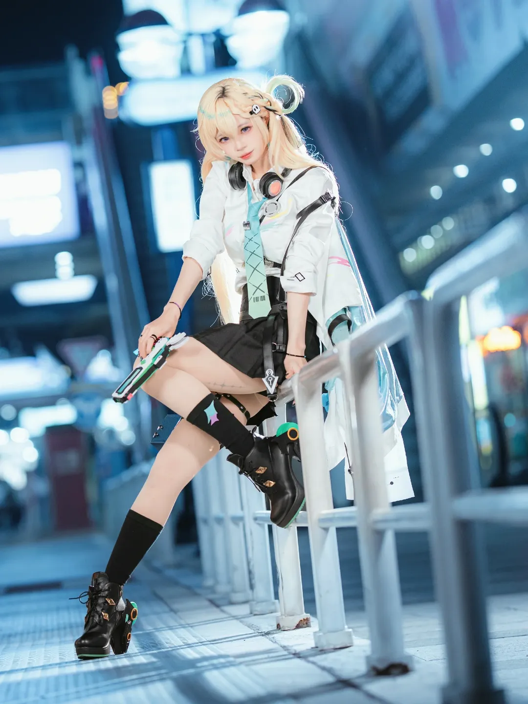 Wuthering Waves, cosplay, Lynae cosplay, Night photography, Cyberpunk - Image 7