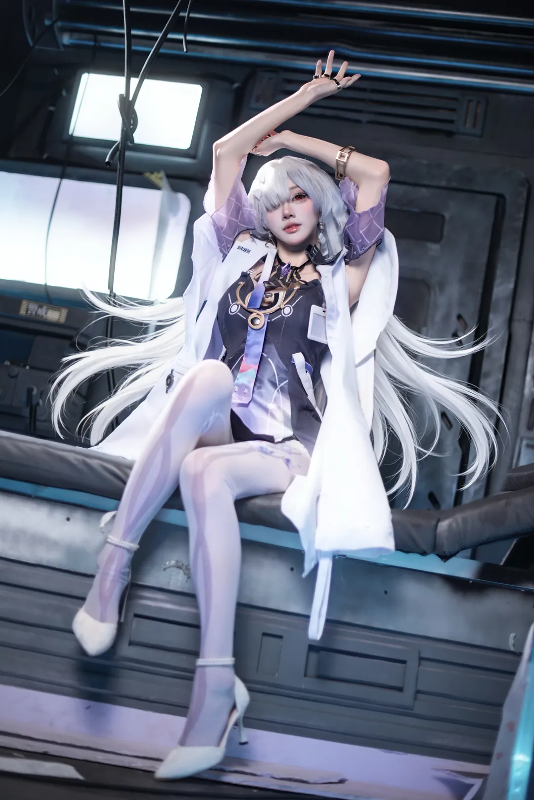 鸣潮, 莫宁cos, cosplay摄影, 银发红瞳, 科幻风装造