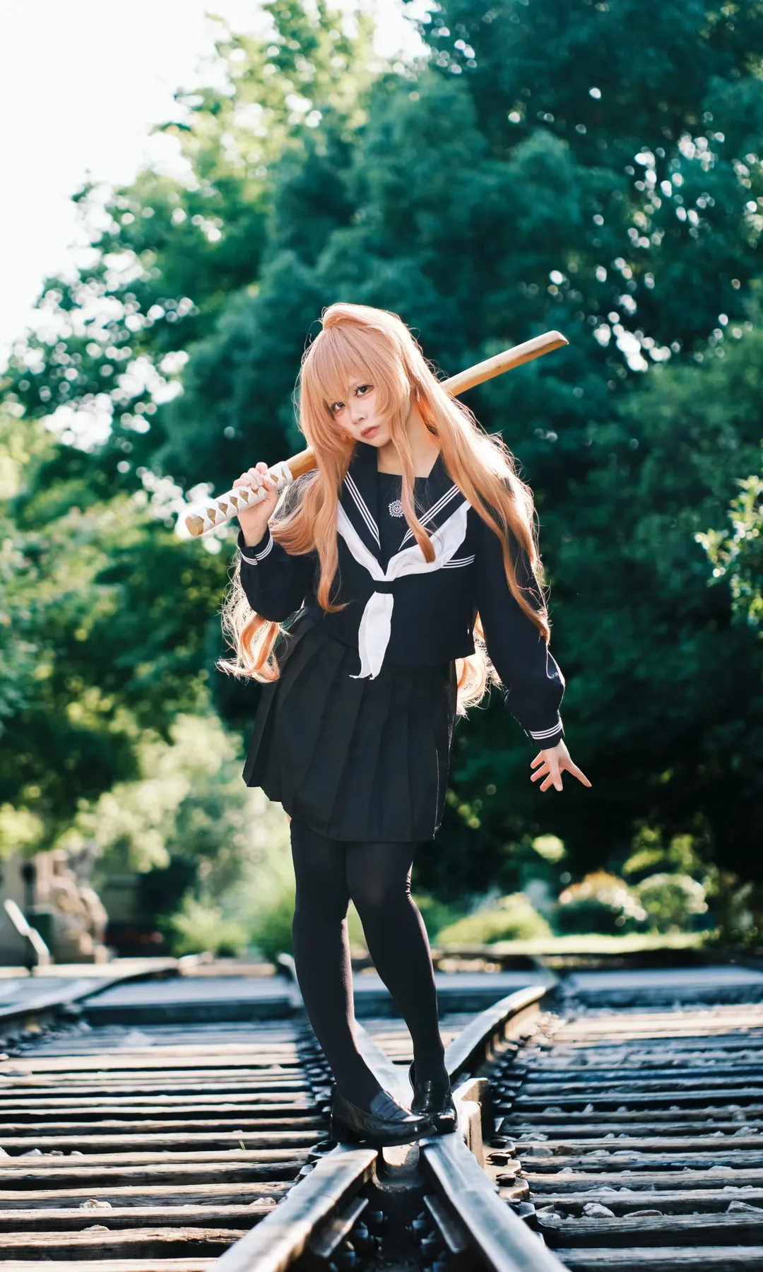 cosplay, 逢坂大河cos, 龙与虎, 水手服, 铁轨外景 - 第2张