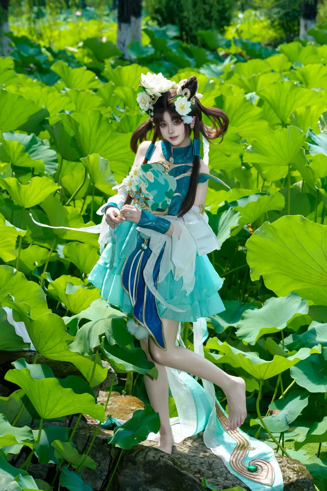 王者荣耀, 小乔cos, cosplay摄影, 青蛇皮肤, 荷塘外景 - 第2张
