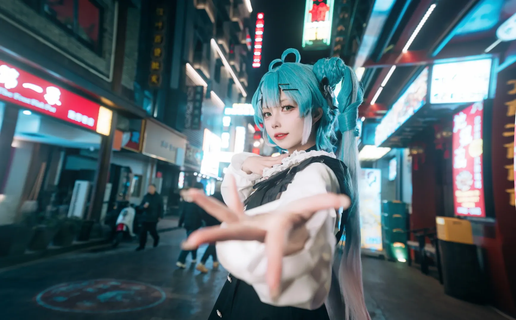 二次元, 初音未来cos, 夜景人像, VOCALOID, 地雷系穿搭 - 第1张