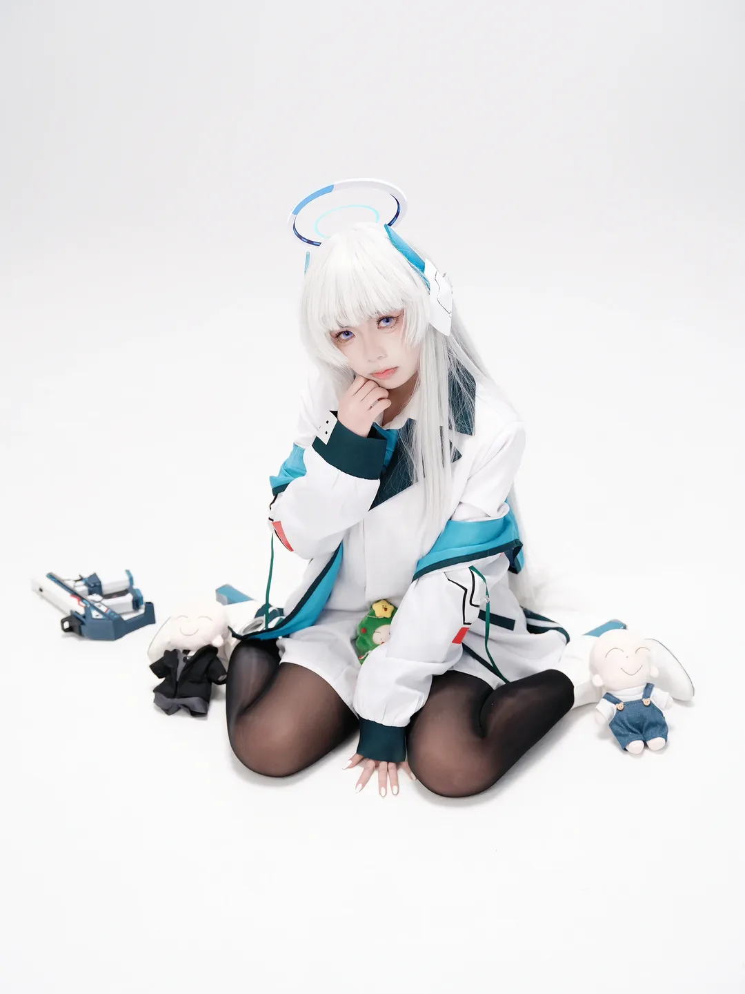 碧蓝档案, 生盐诺亚cos, cosplay摄影, 白毛造型, cos服分享 - 第1张