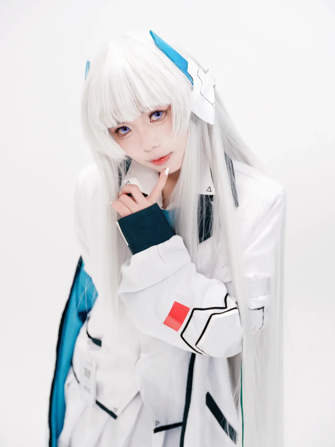 碧蓝档案, 生盐诺亚cos, cosplay摄影, 白毛造型, cos服分享