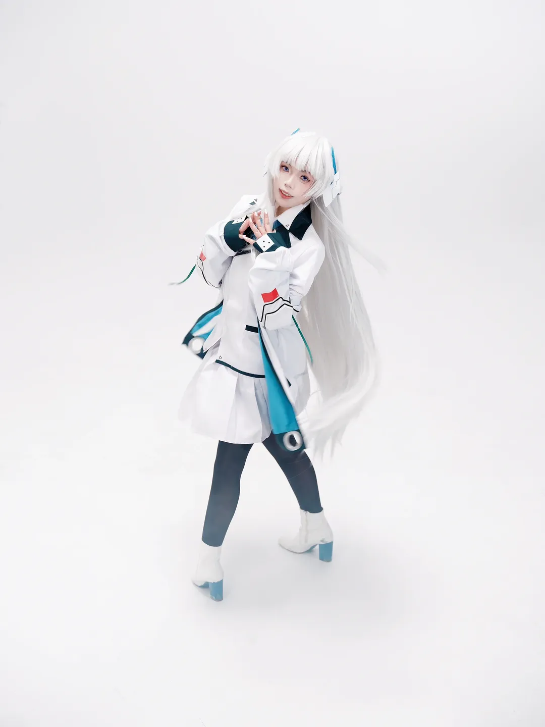碧蓝档案, 生盐诺亚cos, cosplay摄影, 白毛造型, cos服分享 - 第6张