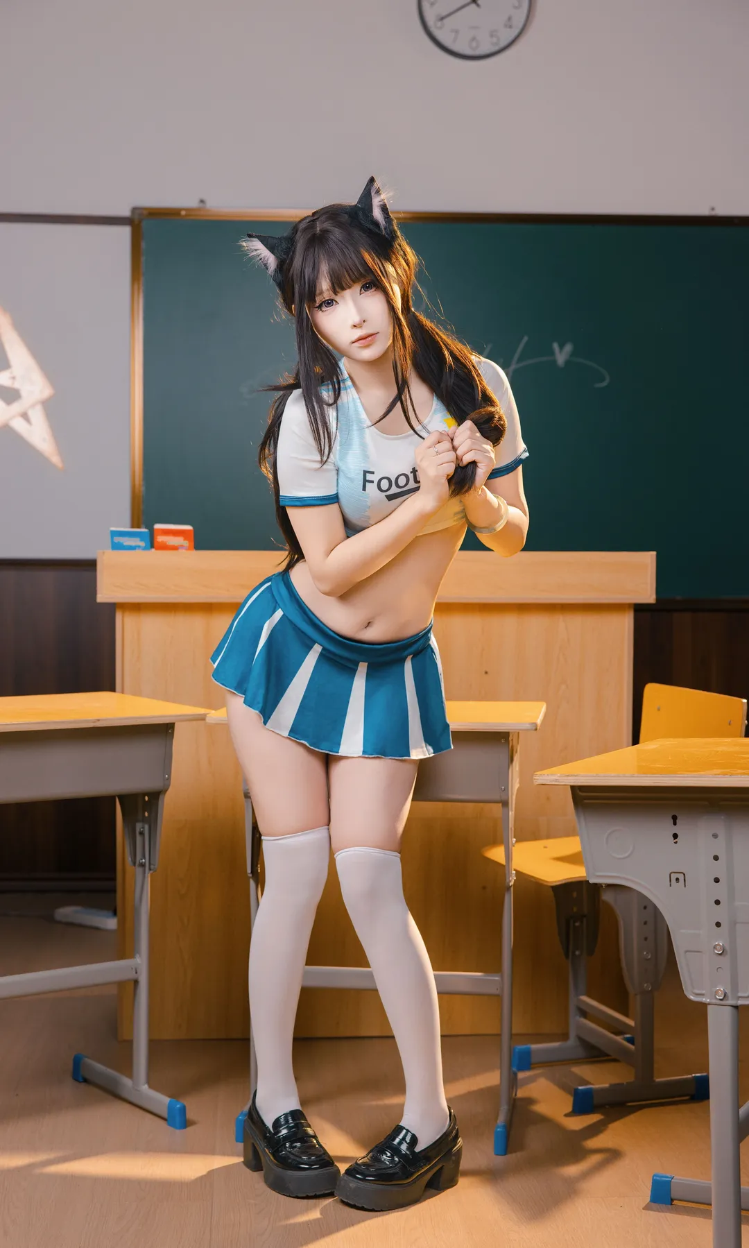日系ナチュラルスタイル, 猫耳コスプレ, 教室撮影, サッカー少女, 白タイツ制服 - 6枚目