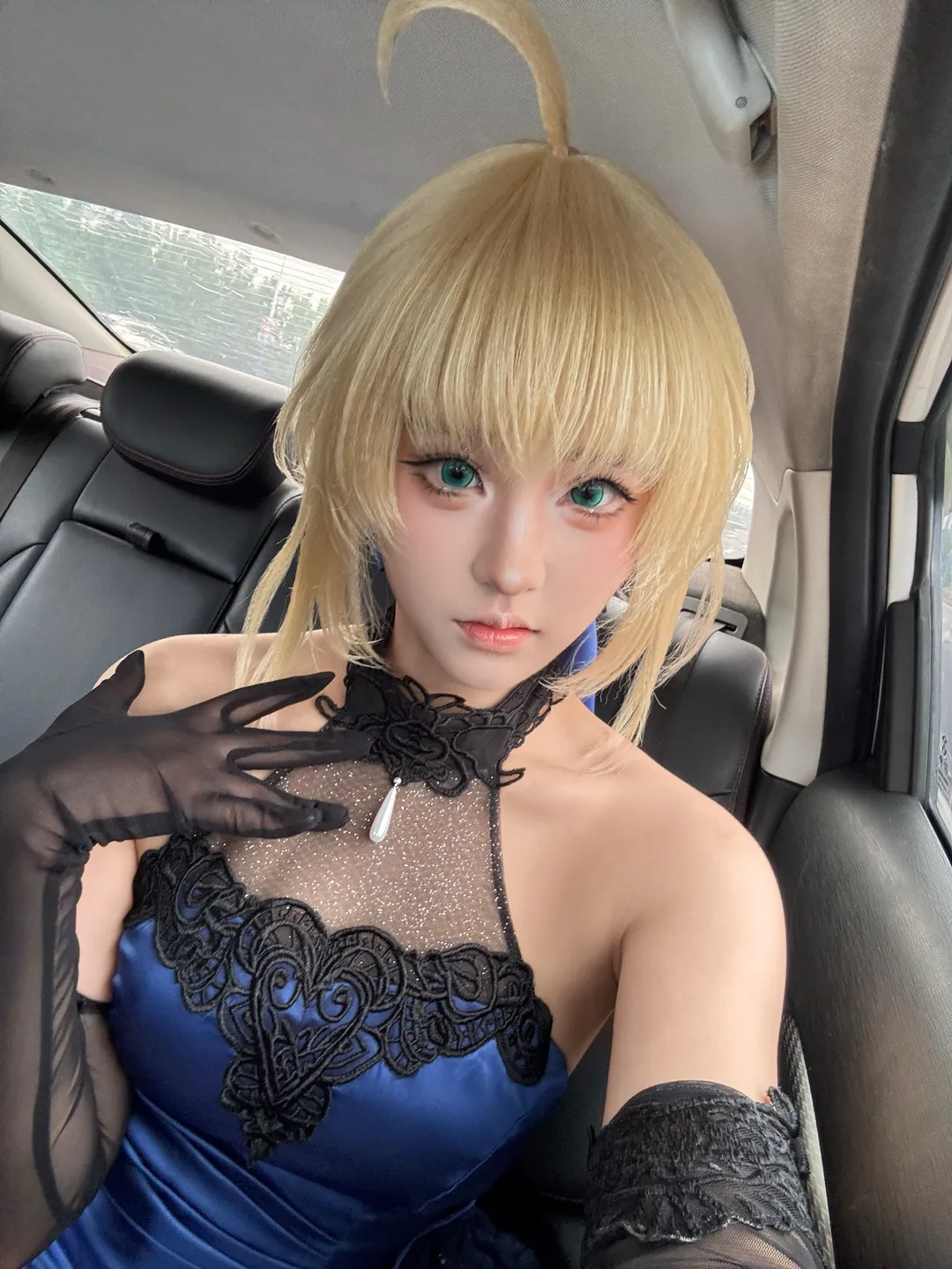 アルトリア コスプレ, フェイト, イベント写真, 青いドレスのコスプレ, アホ毛 - 1枚目