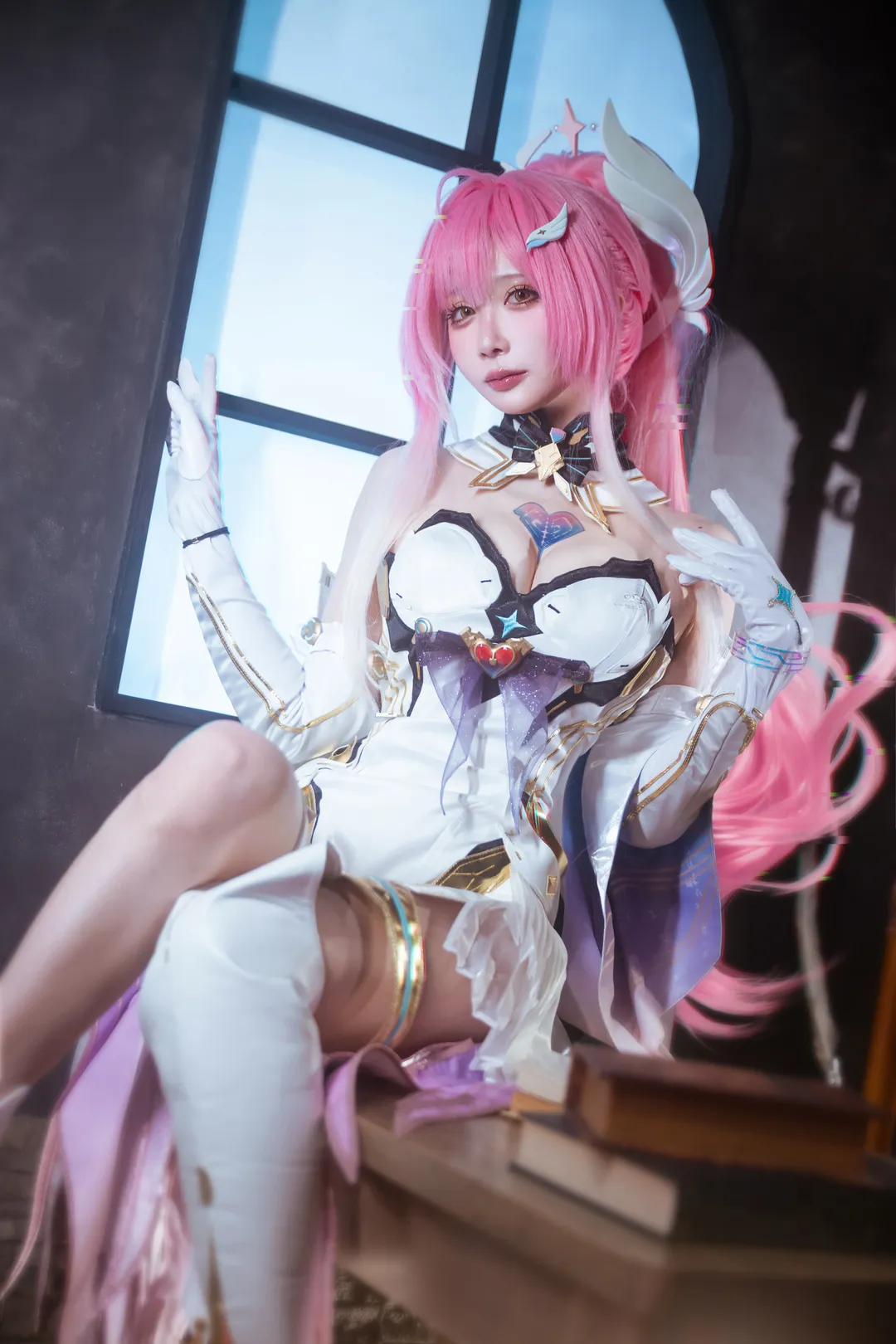 鸣潮, cosplay, 爱弥斯cos, 学院风, 图书馆