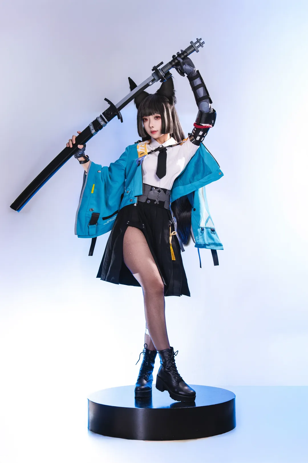 Cosplay, Zenless Zone Zero, Hoshimi Miyabi cosplay, Hollow Special Operations Section 6, Section Chief Miyabi - Image 4