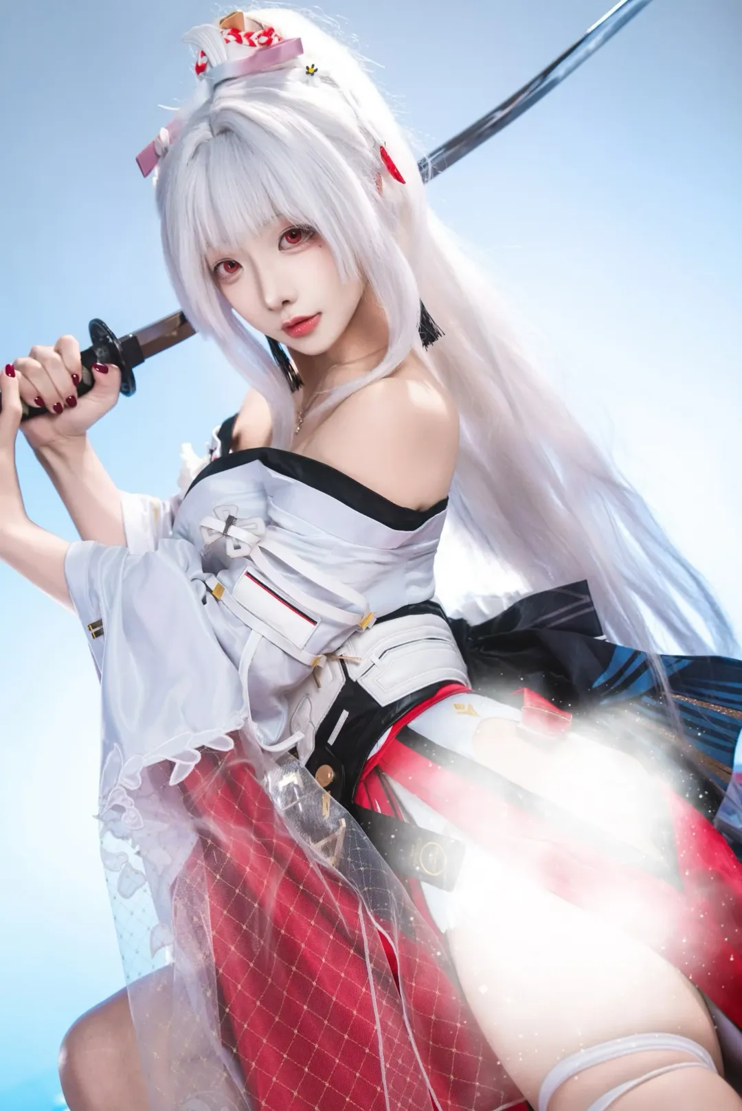 Wuthering Waves, Hiyuki cosplay, White and red color scheme, Big sister, Swordsman - Image 3