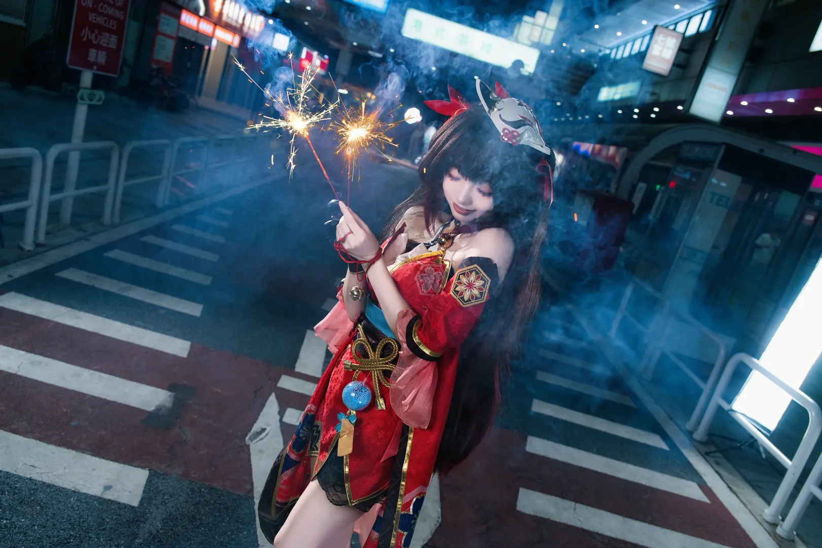 Honkai: Star Rail, Sparkle cosplay, Anime-style street photography, Night photography, Fireworks portrait - Image 2