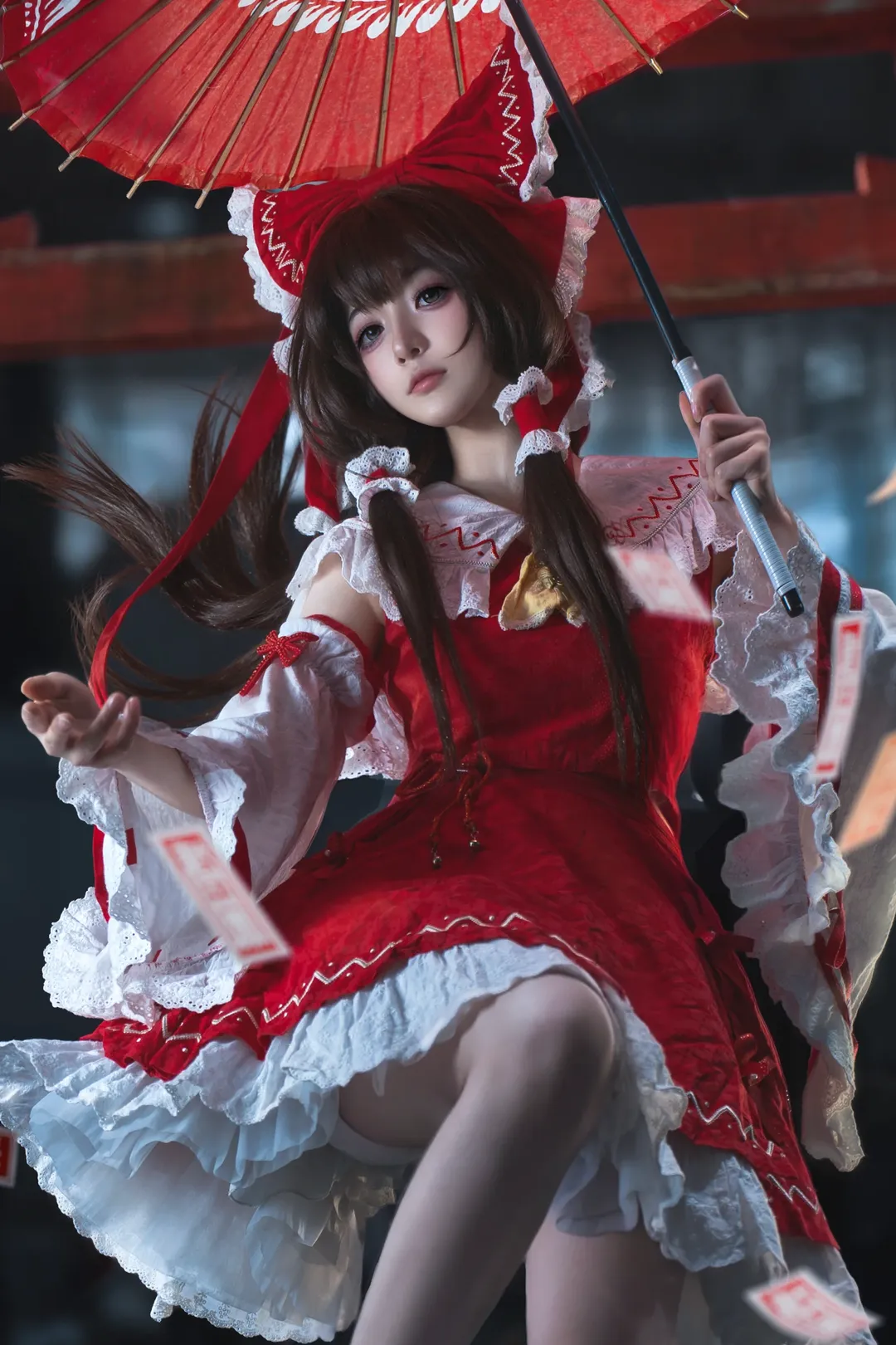 二次元撮影, 博麗霊夢コスプレ, 東方Project, 夜景ポートレート, 巫女コスプレ - 2枚目