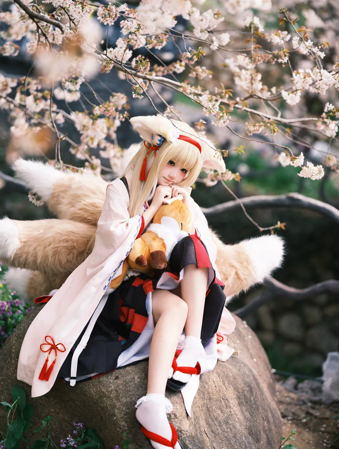 Arknights, Suzuran Cosplay, Cherry blossom outdoor scene, Japanese style cosplay, Kemonomimi girl - Image 3