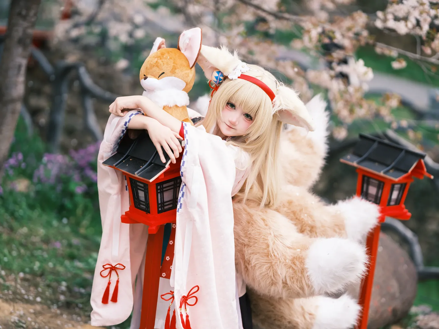 Arknights, Suzuran Cosplay, Cherry blossom outdoor scene, Japanese style cosplay, Kemonomimi girl - Image 4