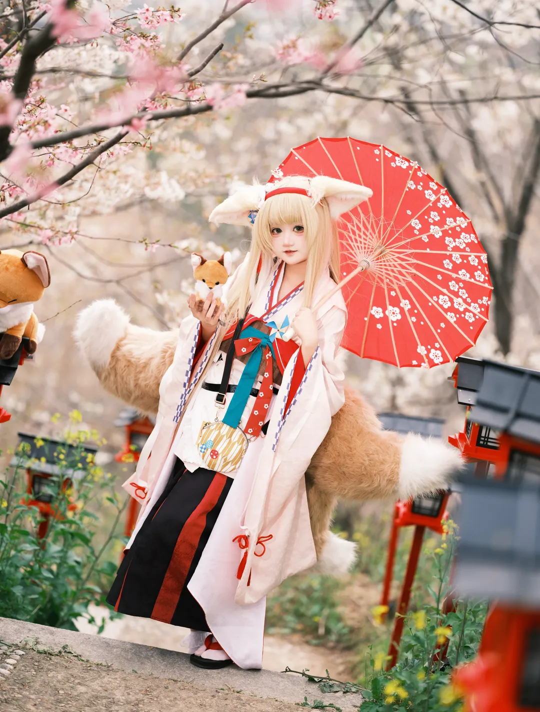 Arknights, Suzuran Cosplay, Cherry blossom outdoor scene, Japanese style cosplay, Kemonomimi girl - Image 5