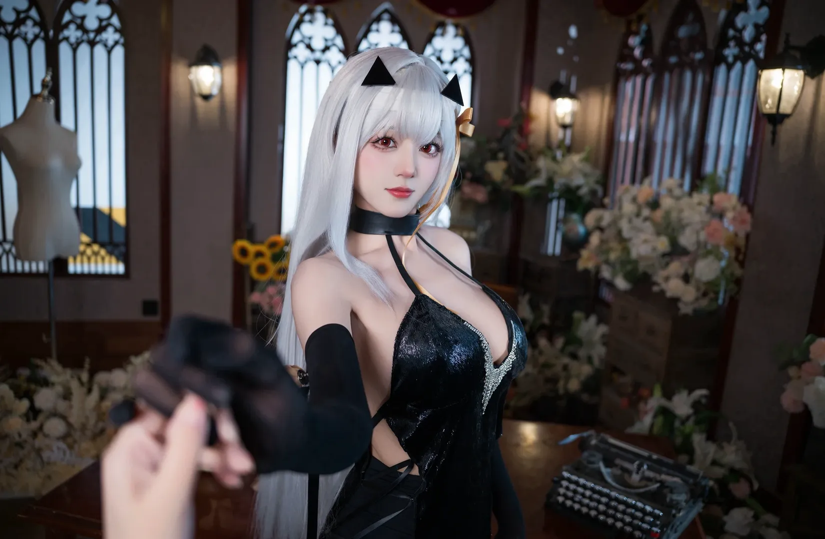哥特风cos, 银发红瞳, 神罚cos, Nikke胜利女神新的希望, 暗黑风格cosplay