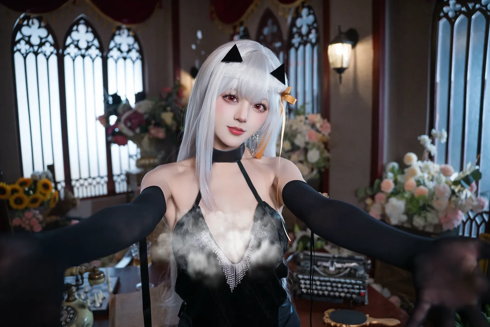 哥特风cos, 银发红瞳, 神罚cos, Nikke胜利女神新的希望, 暗黑风格cosplay - 第2张