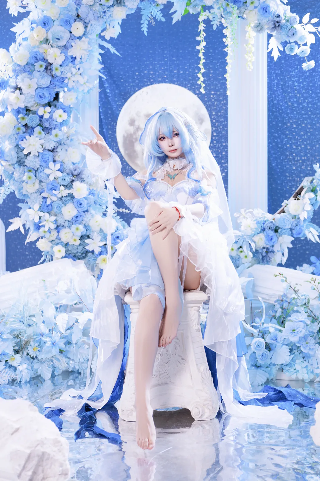 鳴潮, ショアキーパー コスプレ, コスプレ撮影, 青と白の洋装, 花嫁コスプレ - 2枚目