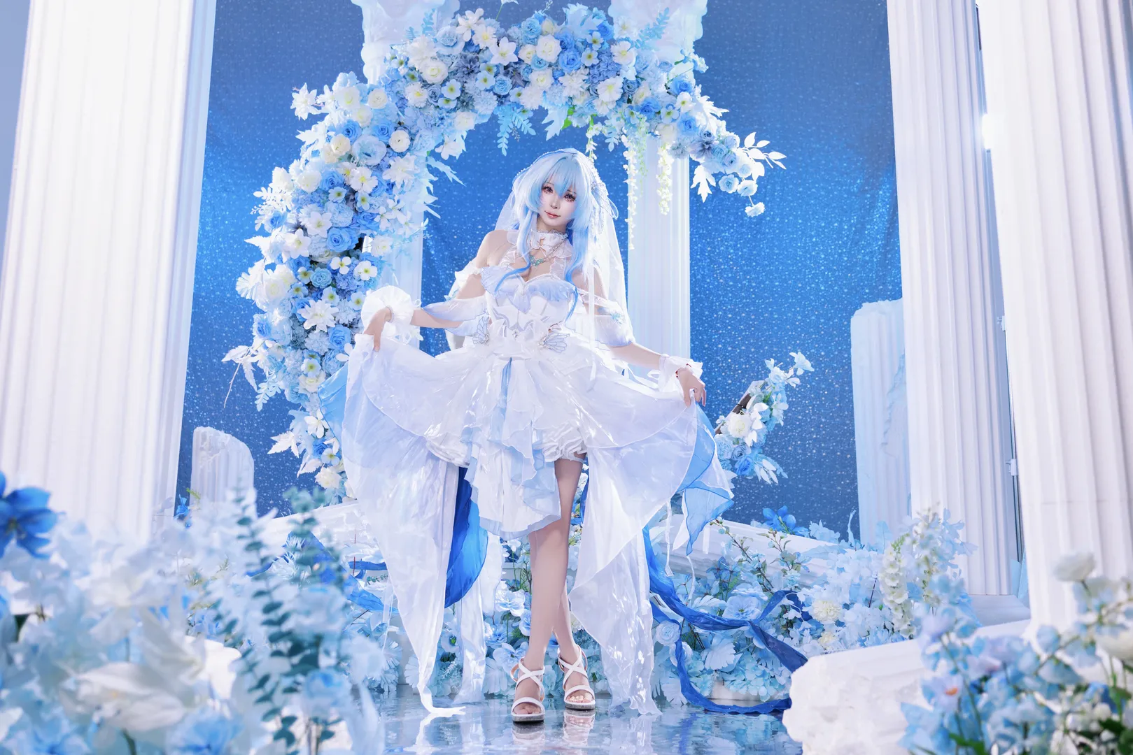 Wuthering Waves, The Shorekeeper cosplay, Bridal look, Cosplay photography, Blue and white color scheme