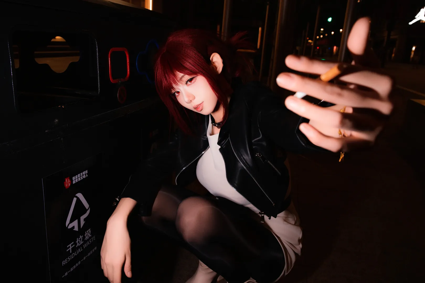 ストリートファッション, 赤髪コスプレ, 田山さんコスプレ, スーパーの裏でヤニ吸うふたり, レザー衣装のコスプレ - 2枚目