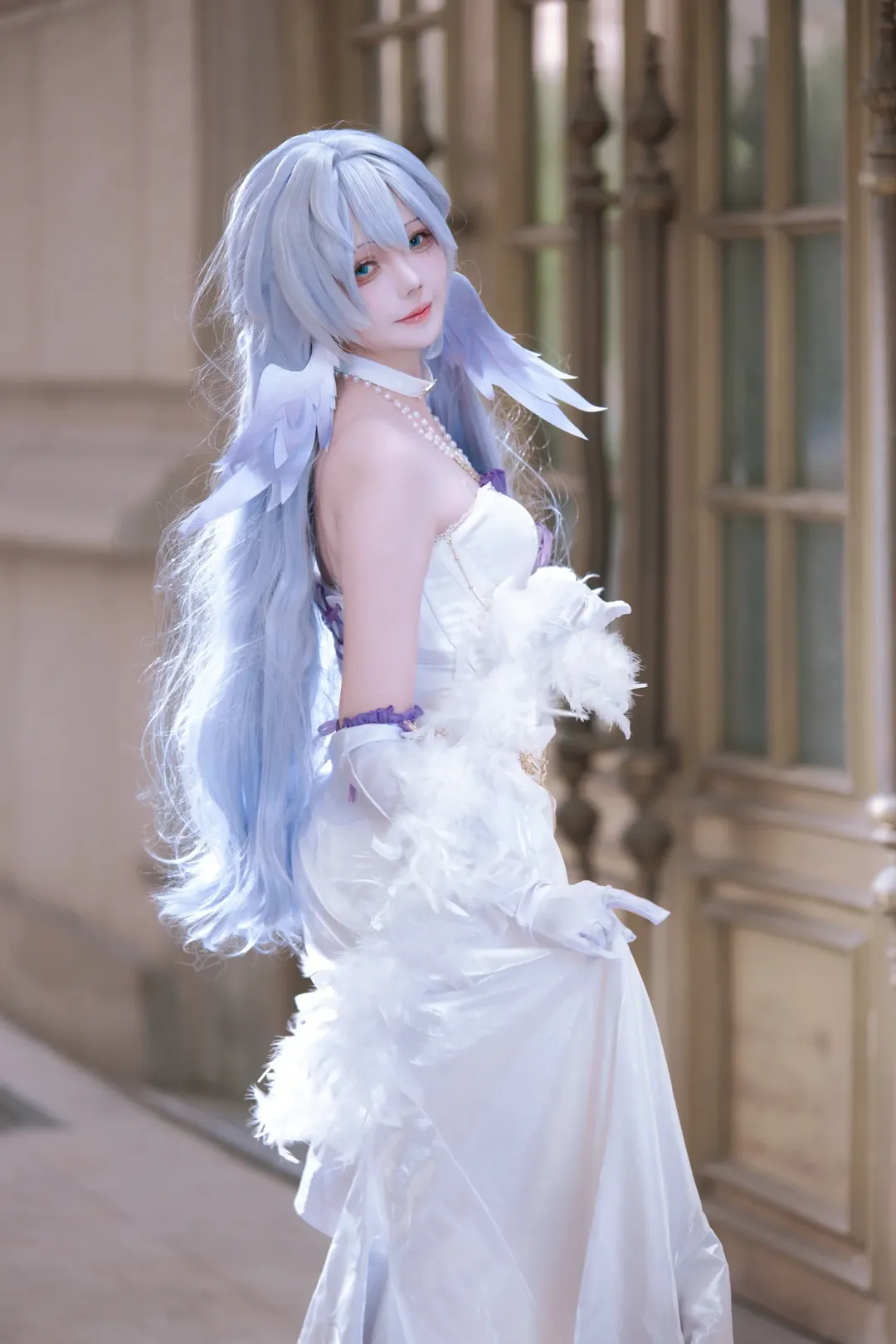 Character accuracy, Honkai: Star Rail, Robin cosplay, Feather element, Cosplay photoshoot