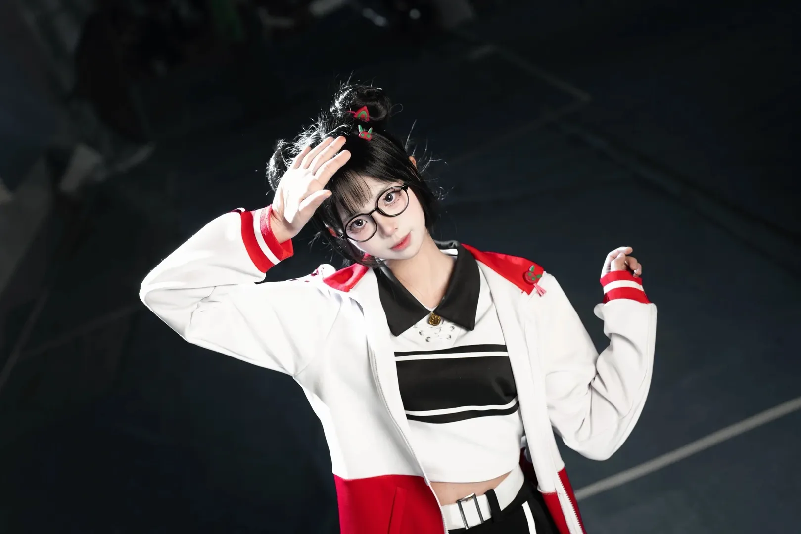 二次元cosplay, 司小南cos, 斩神动画, 持枪造型, 眼镜少女 - 第2张