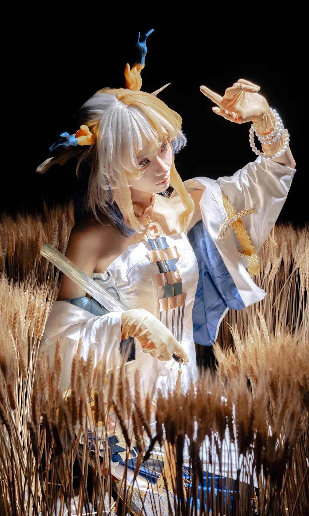 シュウ コスプレ, アークナイツ, コスプレ撮影, 泡影蒼霆, 麦畑でのロケ