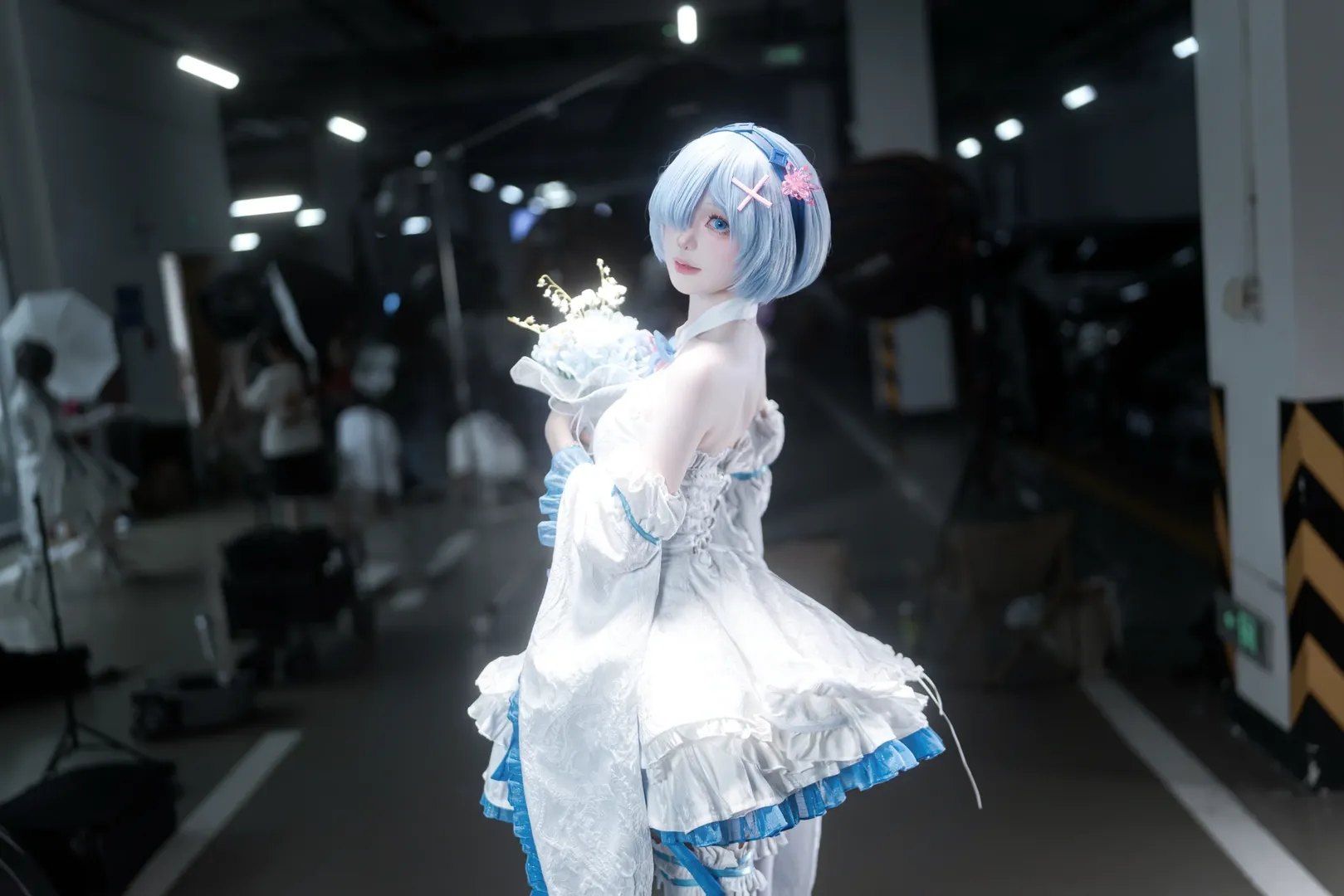 cosplay, 二次元少女, 蕾姆cos, 地下车库写真, 蓝色假发