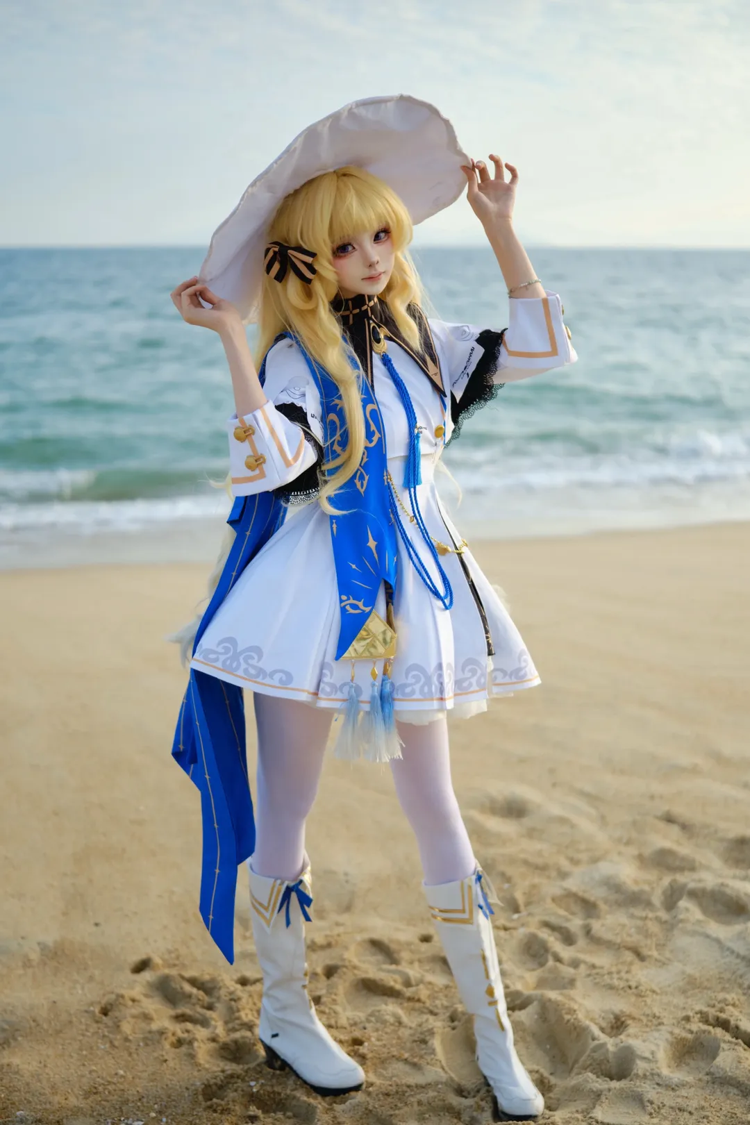 Phoebe Cosplay, Wuthering Waves, Cosplay photography, Seaside location shoot, White and blue color scheme - Image 1