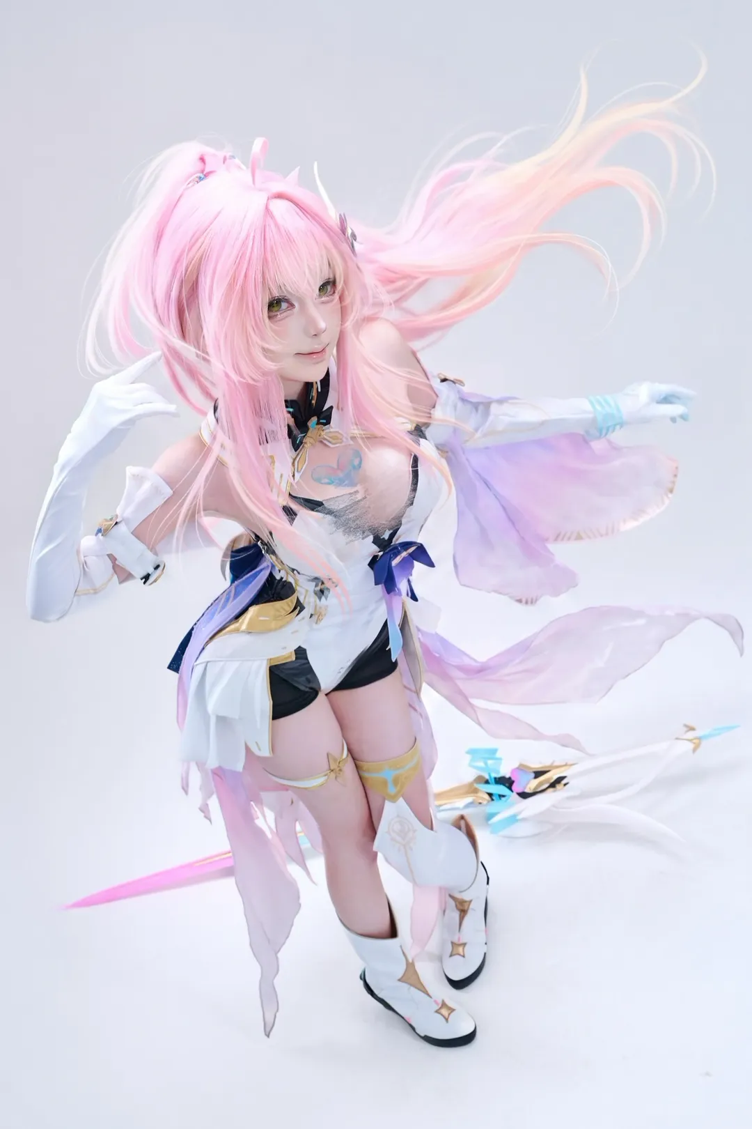 Wuthering Waves, Aemeath Cosplay, Role-playing game, Pink hair cosplay, Studio photography - Image 2
